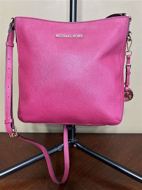 Michael kors fushia handbag + FREE SHIPPING 